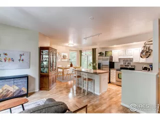 Photo #4: 975479 Listing