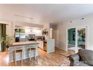 Photo #5: 975479 Listing