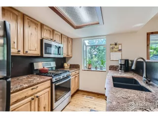 Photo #5: 975510 Listing