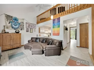 Photo #2: 975550 Listing