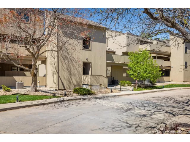 MLS: 9755575 Condo For Sale