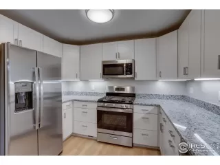 Photo #4: 975676 Listing