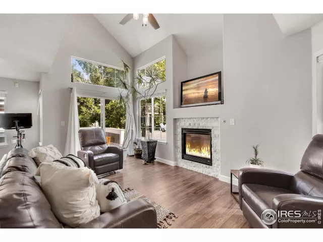 MLS: 975754 Condo For Sale