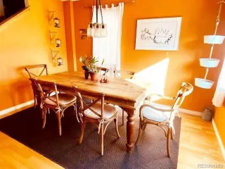 Photo #5: 9758045 Listing