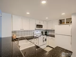 Photo #4: 975807 Listing