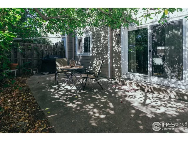 MLS: 975811 Condo For Sale