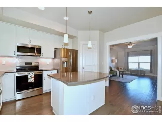 Photo #6: 975812 Listing