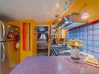 Photo #3: 975839 Listing