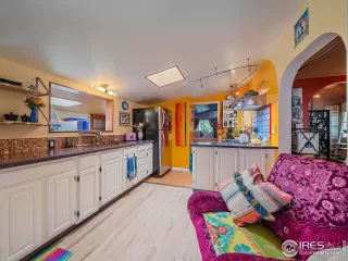 Photo #5: 975839 Listing