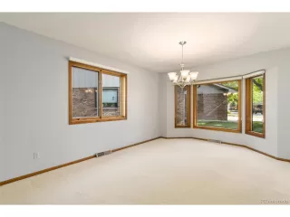 Photo #6: 9758656 Listing