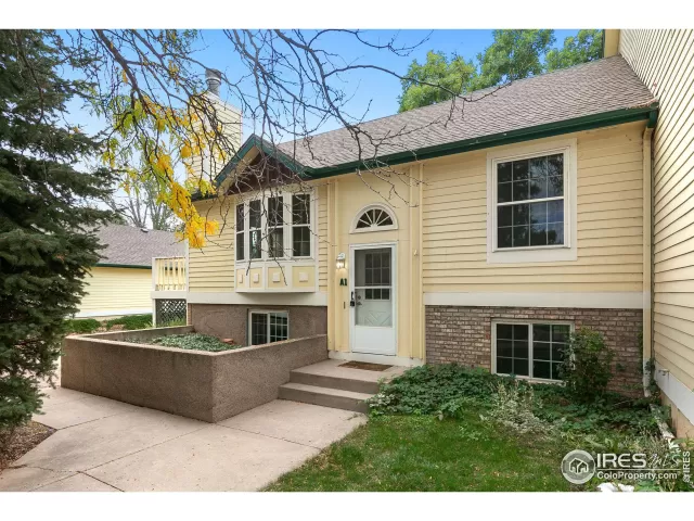 MLS: 975875 Condo For Sale