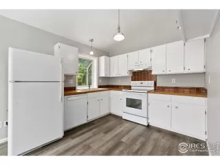 Photo #5: 975875 Listing