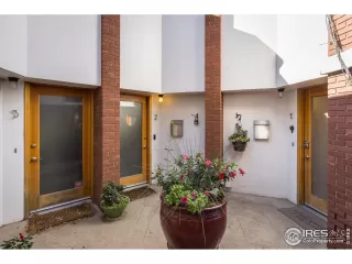 Photo #5: 975877 Listing