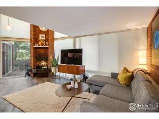 Photo #6: 975877 Listing