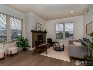 Photo #5: 975912 Listing