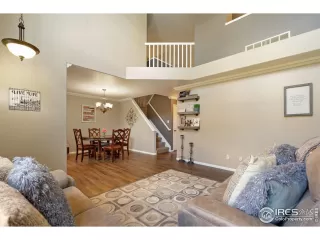 Photo #6: 975928 Listing