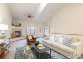 Photo #2: 975929 Listing