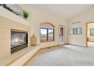 Photo #5: 975929 Listing