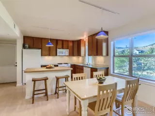 Photo #5: 976148 Listing