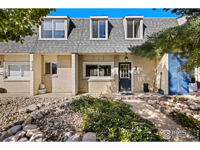 MLS: 976207 Condo For Sale