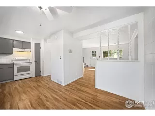 Photo #2: 976207 Listing