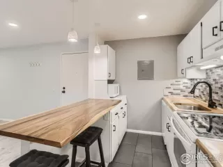 Photo #2: 976260 Listing 