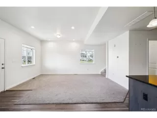 Photo #6: 9762852 Listing 