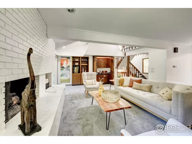 MLS: 976306 Condo For Sale