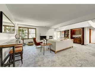 Photo #2: 976306 Listing