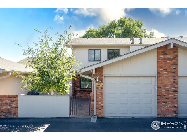 MLS: 976402 Condo For Sale