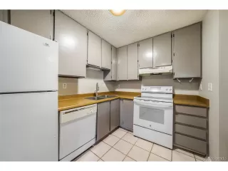 Photo #6: 9764299 Listing