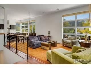 Photo #2: 976436 Listing