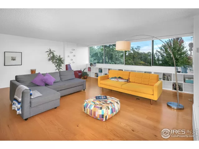 MLS: 976441 Condo For Sale