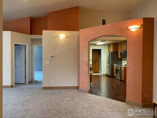 Photo #2: 976446 Listing