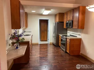 Photo #4: 976446 Listing