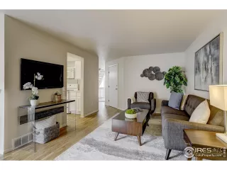 Photo #3: 976465 Listing