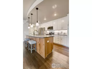 Photo #2: 976596 Listing
