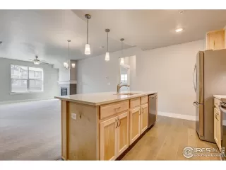 Photo #3: 976600 Listing