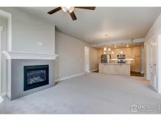 Photo #6: 976600 Listing