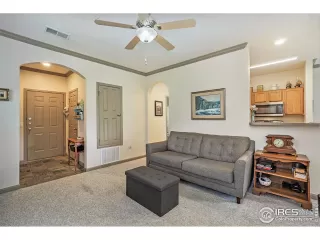 Photo #6: 976603 Listing