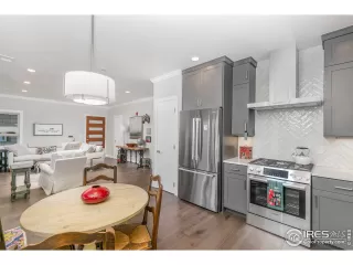 Photo #4: 976609 Listing