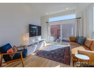 Photo #4: 976613 Listing