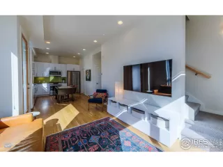 Photo #5: 976613 Listing