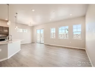 Photo #6: 976632 Listing