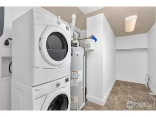 Photo #5: 976649 Listing