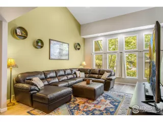 Photo #4: 976680 Listing