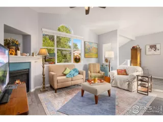 Photo #4: 976708 Listing