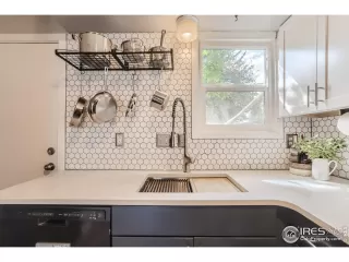 Photo #3: 976717 Listing