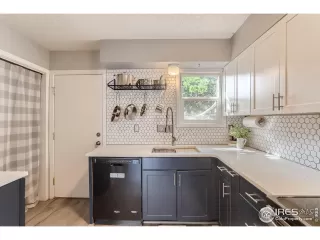 Photo #4: 976717 Listing