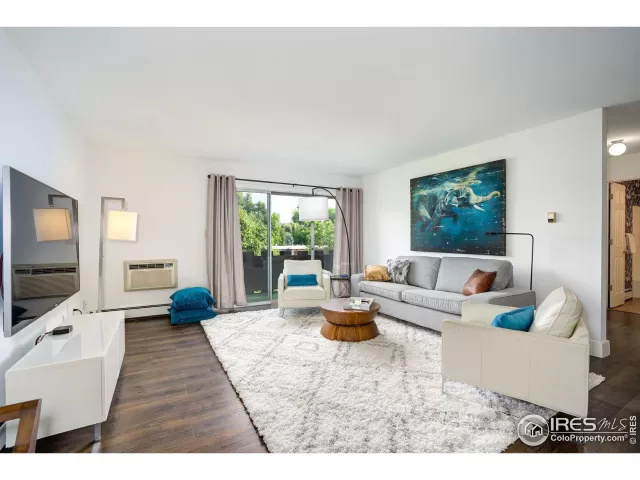 MLS: 976725 Condo For Sale